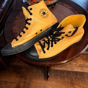 Vintage Leather Converse All Star High-Top Sneakers -